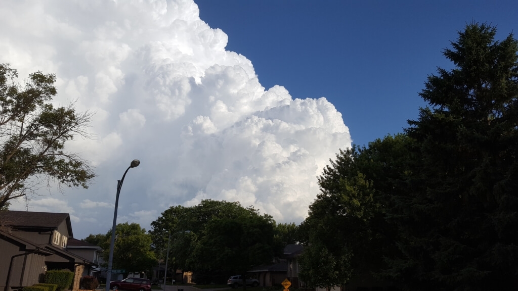 Huge thunderhead