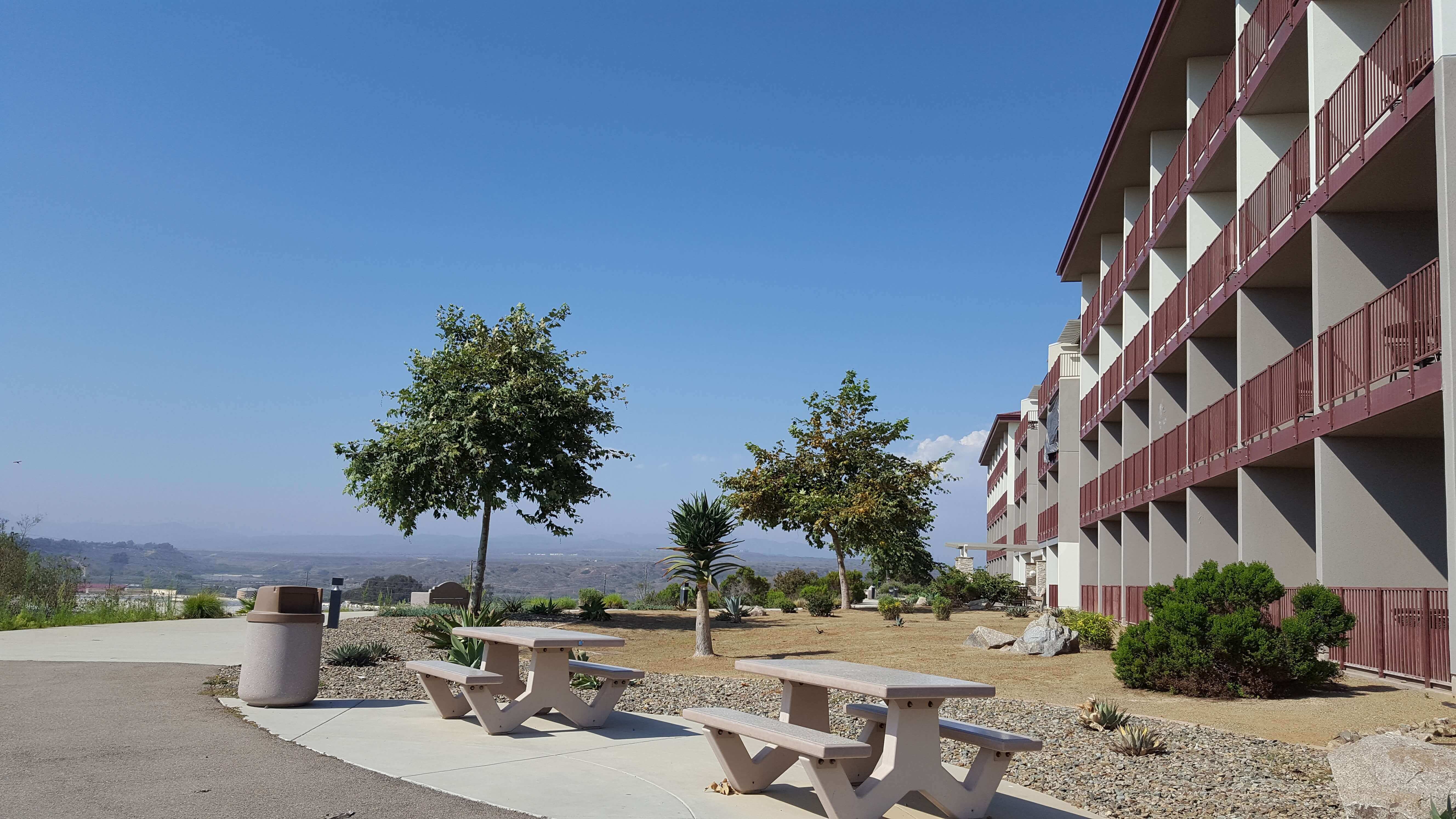 Pacific Views Lodge with mountains in the distance
