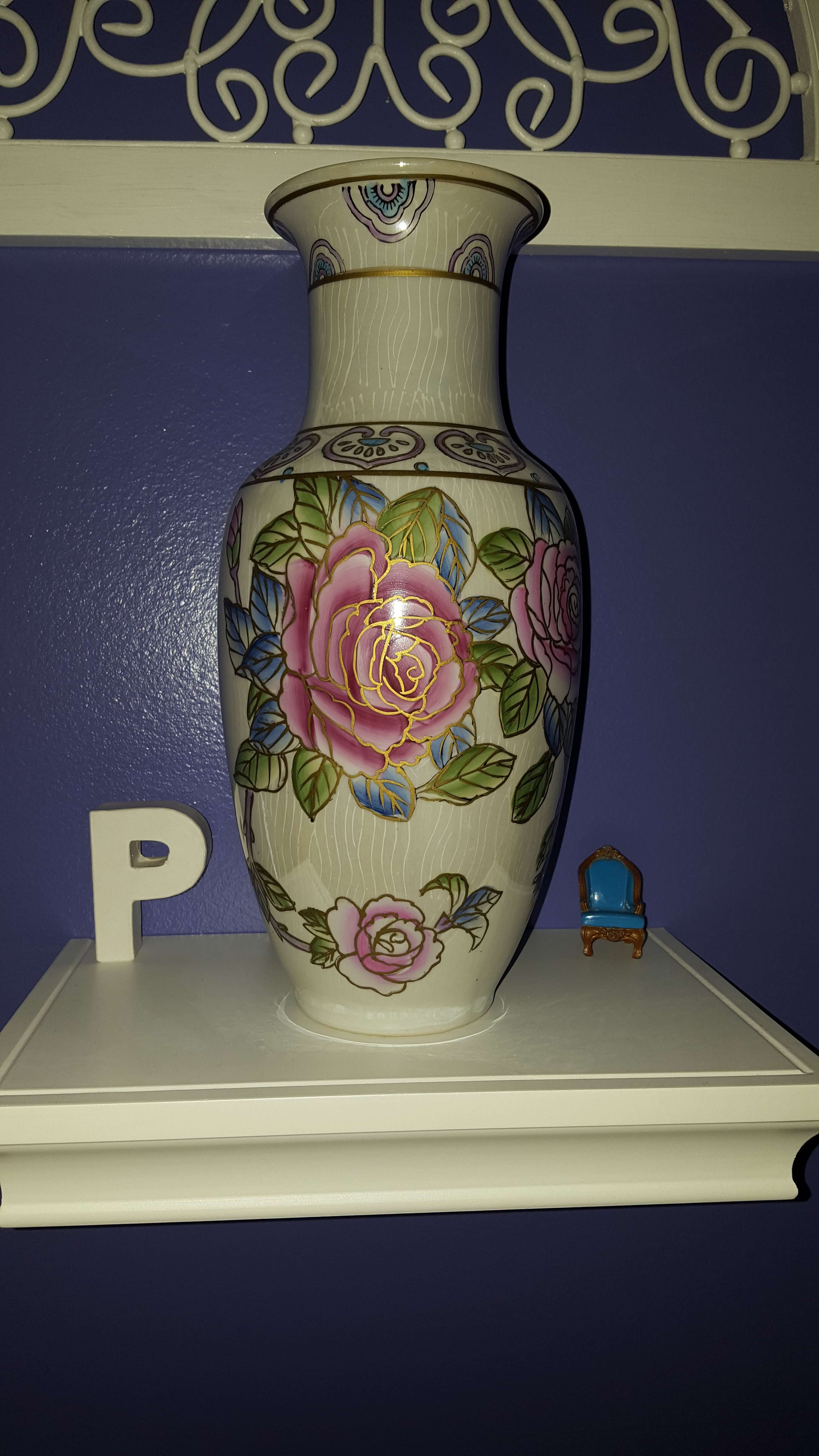 Old flowered vase