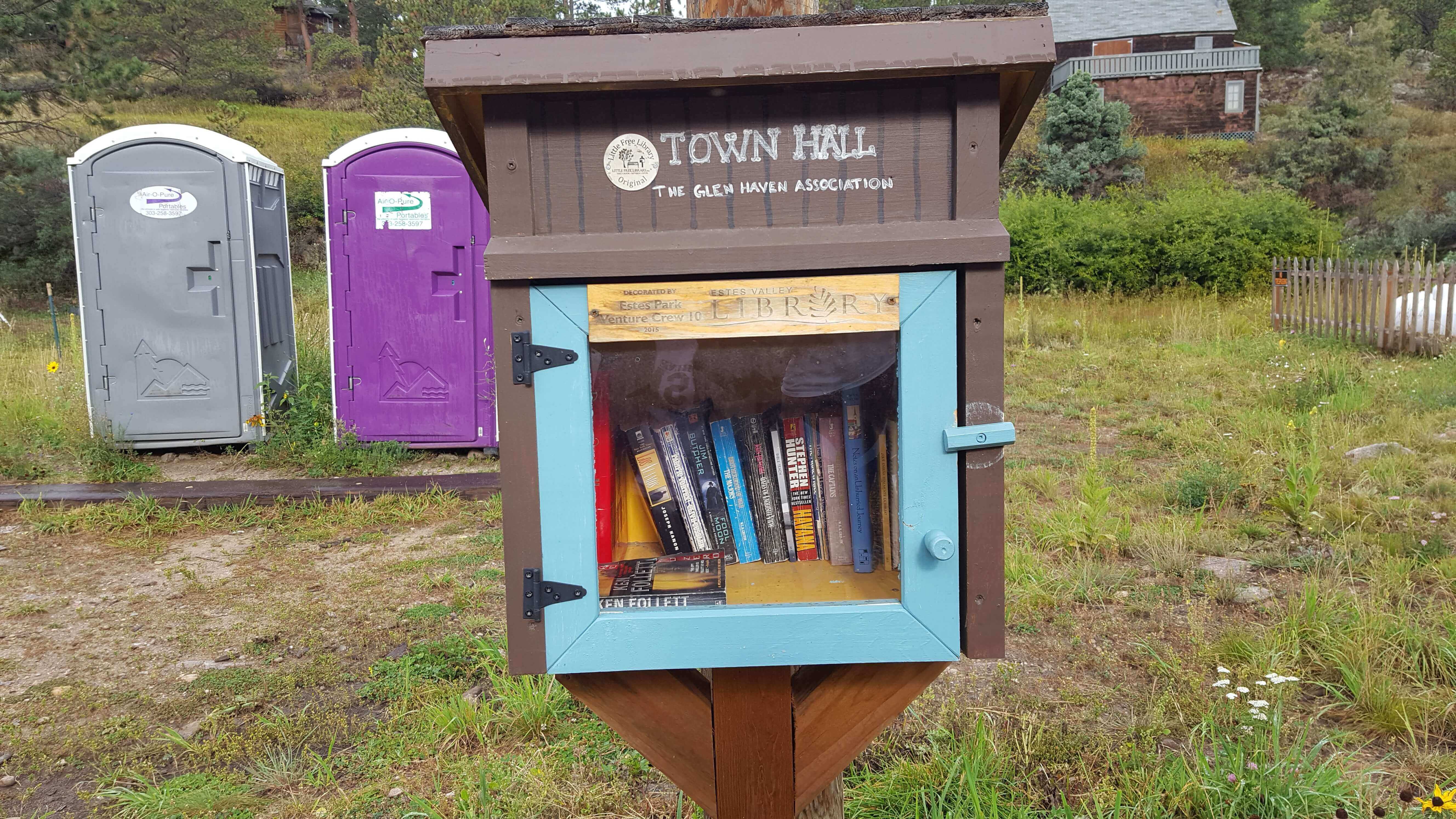 Glen Haven Colorado's library!