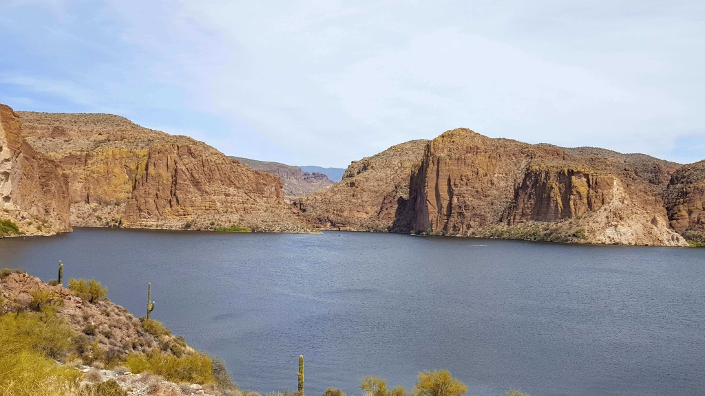 Gorgeous Canyon Lake in Arizona