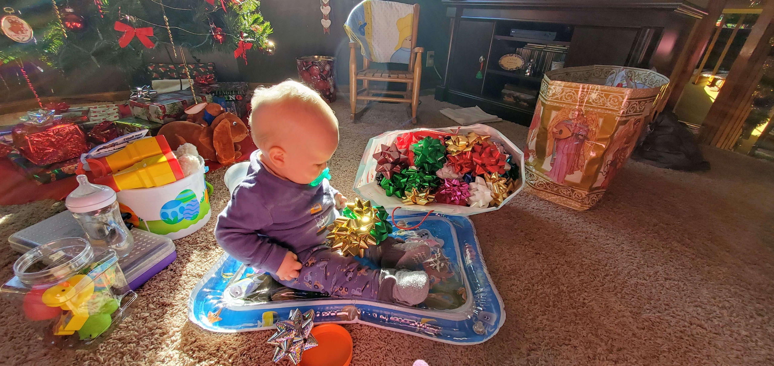 Baby and bows